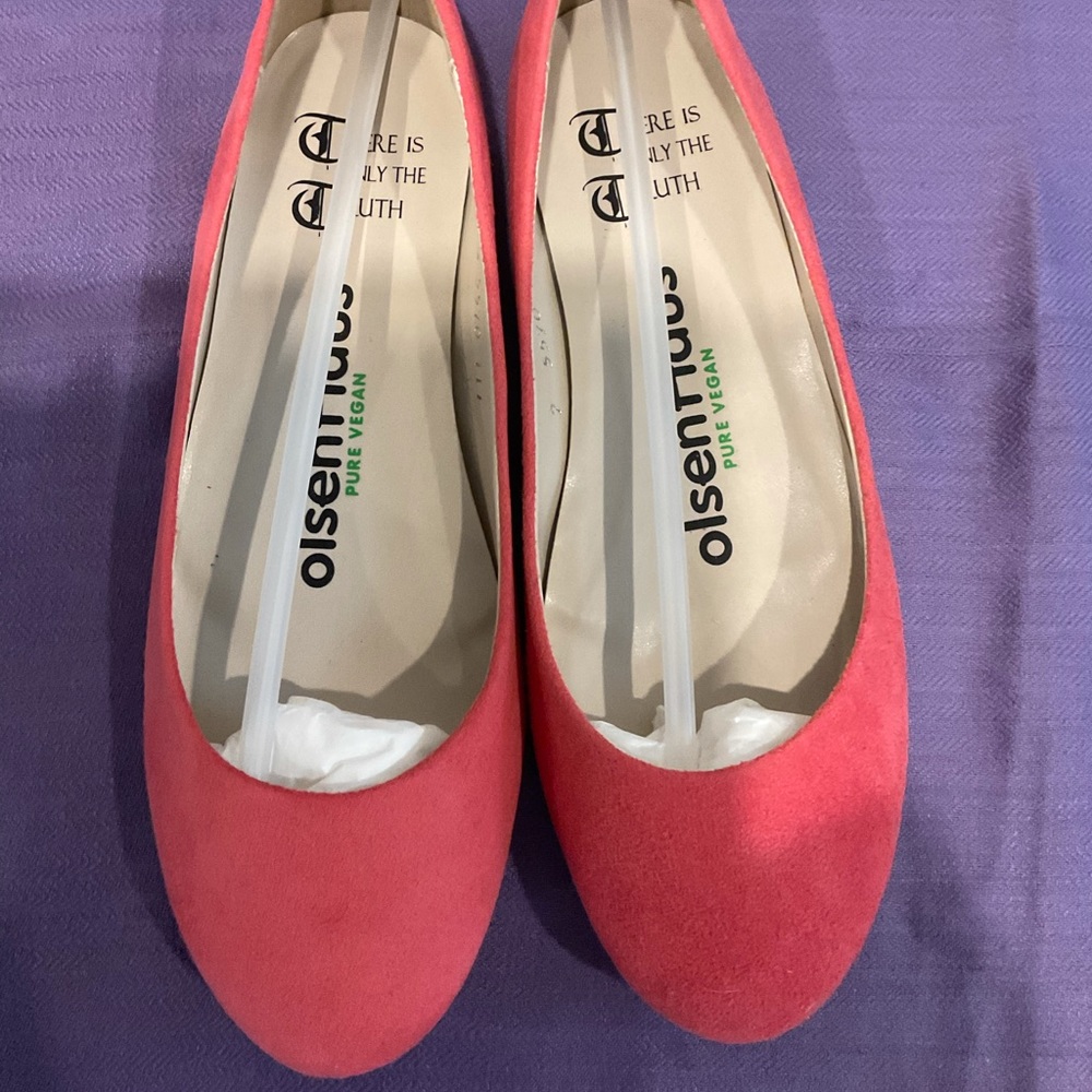 Olsen Haus Pure Vegan Coral Color Flats, Size 9